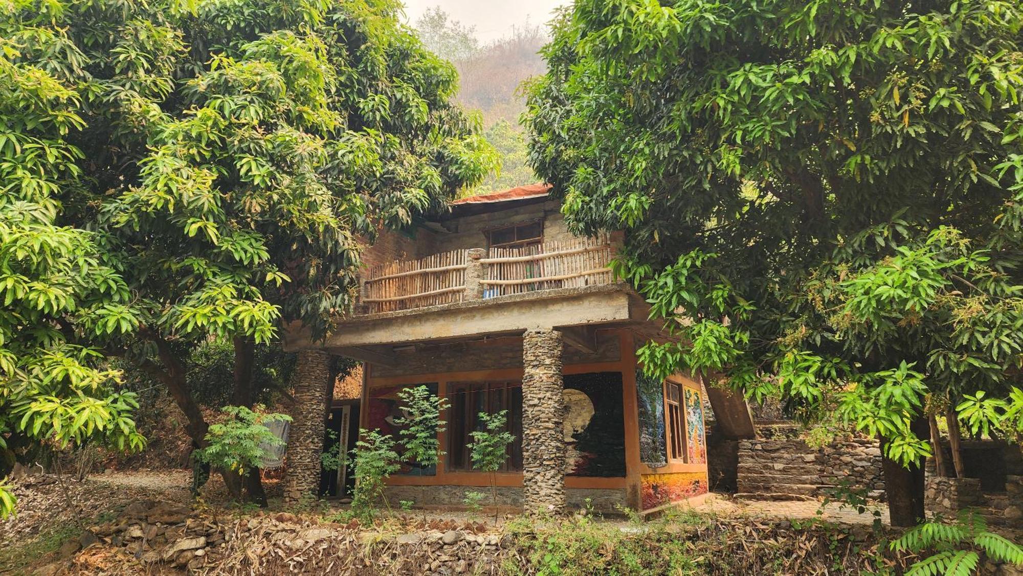 Hobo Huts By The Riverside Panuanaula Exterior photo